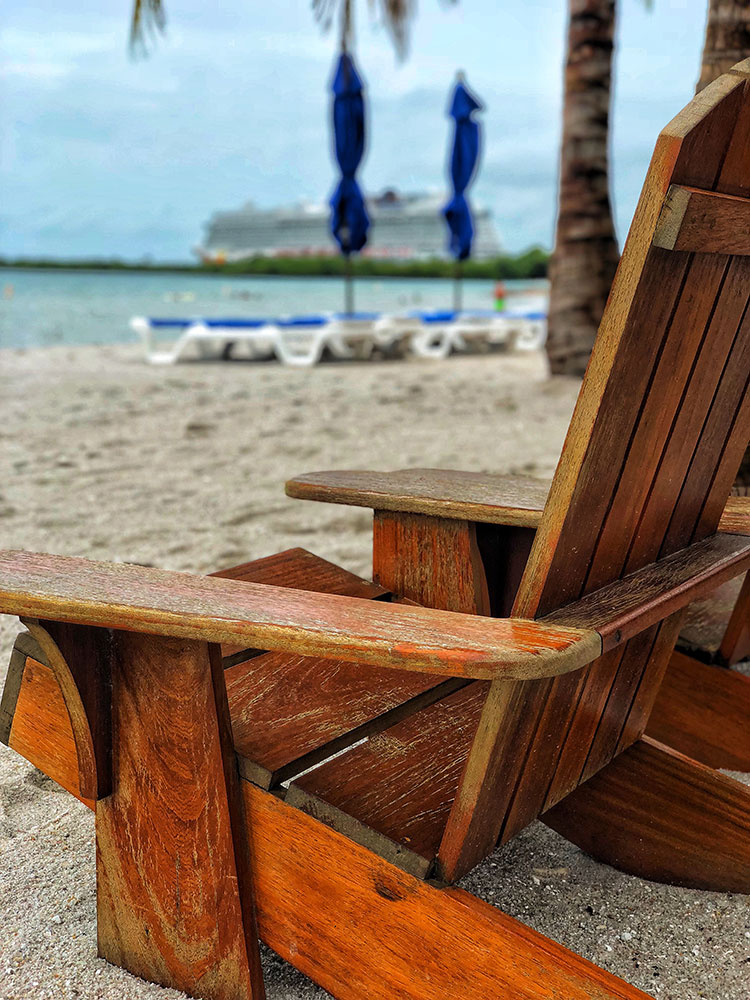 Cruising Know- It All - Beach Chair